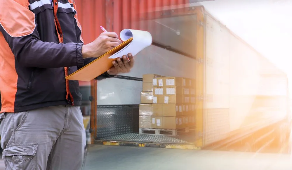 Full Truckload vs Less Than Truckload: Choosing the Right Shipping Method
